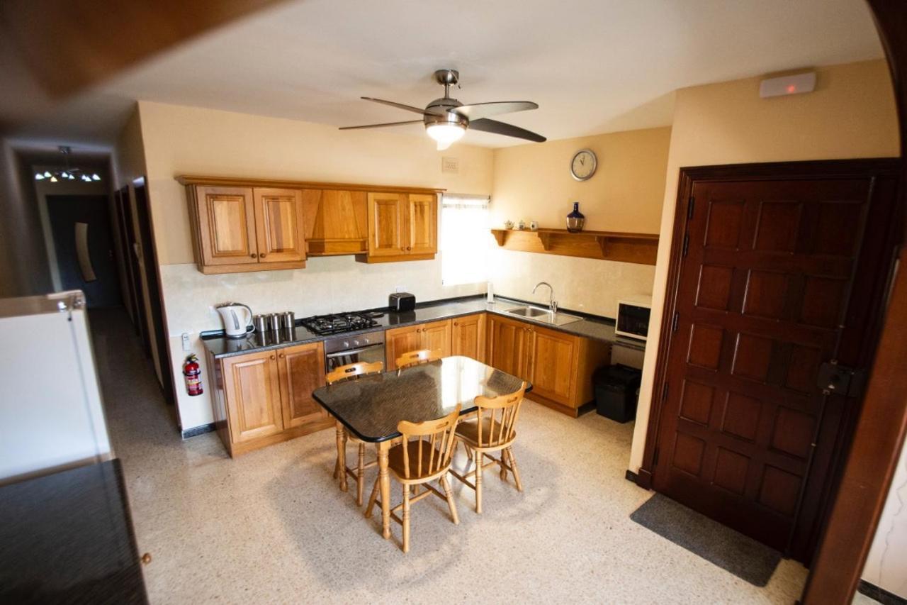 Apartment 5 Mins Away From The Beach. St. Paul's Bay Ngoại thất bức ảnh